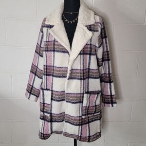 Davi & Dani NWT size M plaid shacket